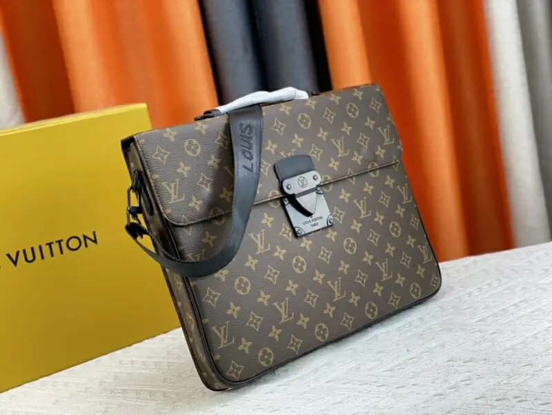 louis vuitton aaa homme mini sac a main s_10a44351